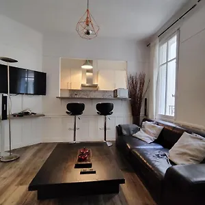 https://nice-and-cozy-1b-apartment-in-the-heart-of.fr-paris.fr